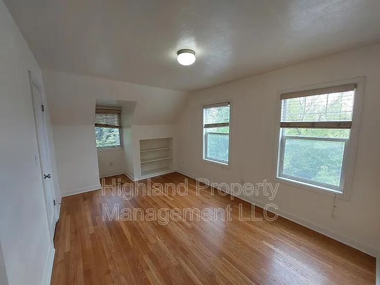 1020 NE B St #7 — Photo 18