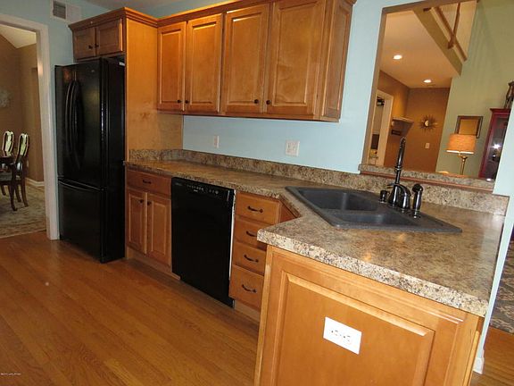 3rd image of 170 Lincoln Station Dr