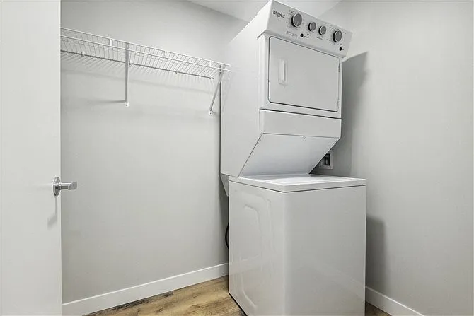 1673 Huron Rd — Photo 104