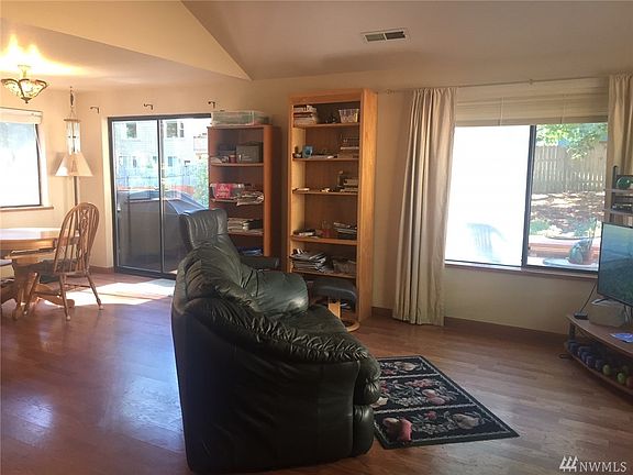 2nd image of 1914 17th Ave SE