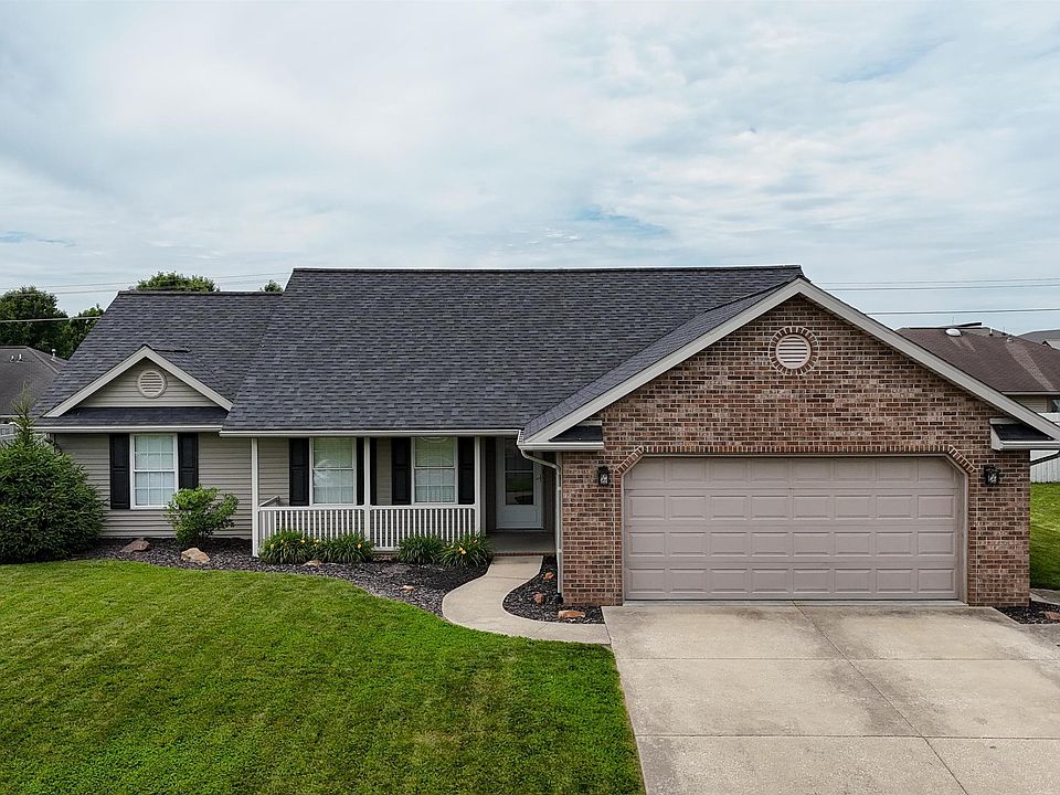 1st image of 3745 Leawood Dr