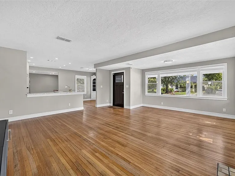 800 W Smith St — Photo 10