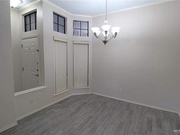 5th image of 3817 Pelican Ave