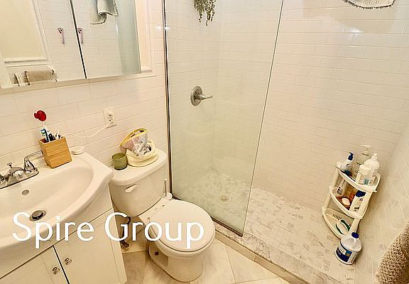 5th image of 338 W 47th St APT 2A