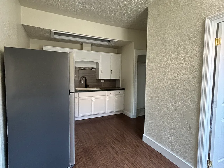 2414 W Broadway Ave #2 — Photo 6