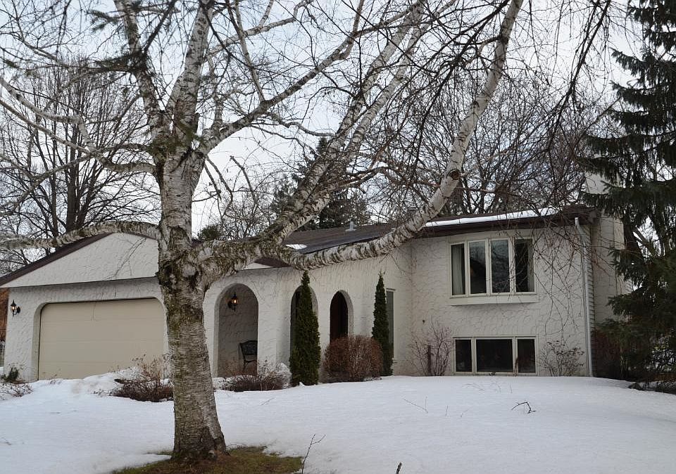1st image of 3546 Glen Oaks Ct