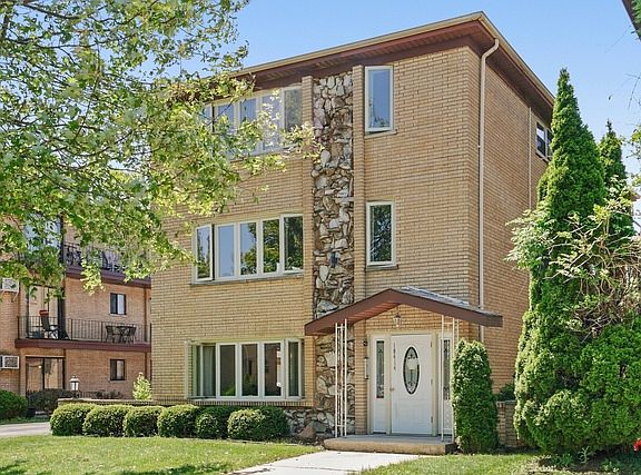 2nd image of 10414 Mayfield Ave