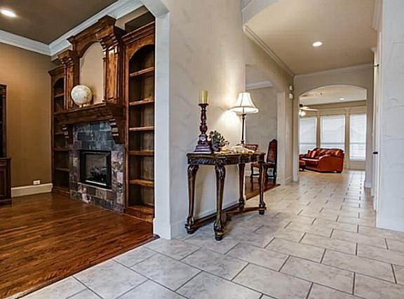 5th image of 8405 Spence Ct
