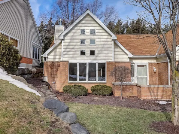 7822 Courtyard Dr, Madison, WI 53719