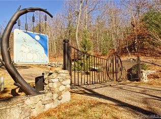 580 Sahalee Trl, Hendersonville, NC 28739
