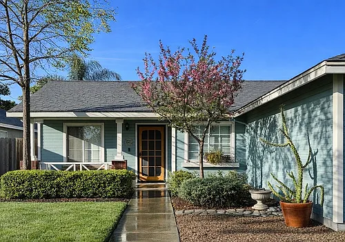 16920 Yvonne Dr Photo 1