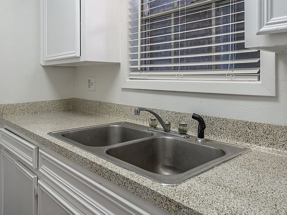 5th image of 2200 Avenue L APT 2