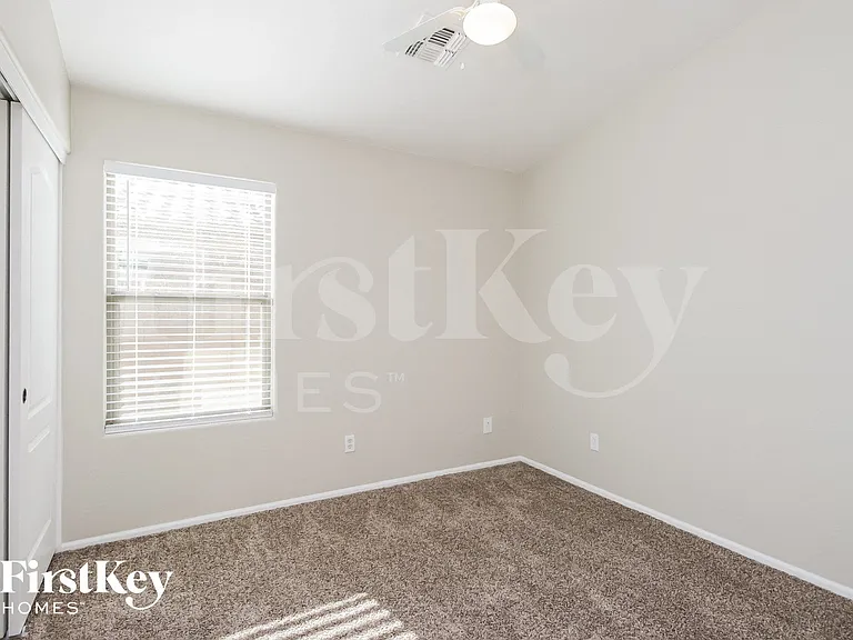 38154 N Rusty Ln — Photo 11
