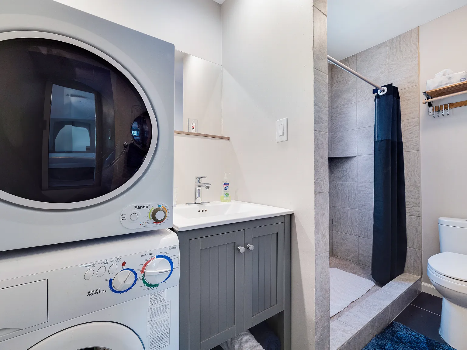 West Plaza Furnished Studio Apartments — Photo 4
