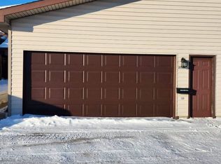 2027 12th St NW, Minot, ND 58703