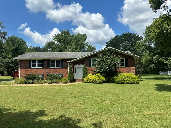 1744 Meadow Wood Dr, Cookeville, TN 38506