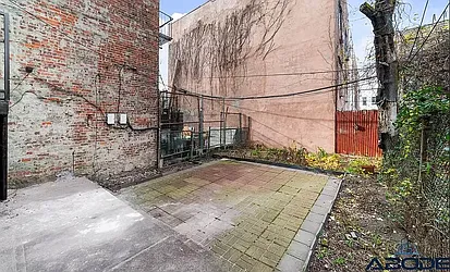 115 Moffat Street, #1B