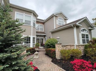 5 Hamlet Dr, Mount Sinai, NY 11766
