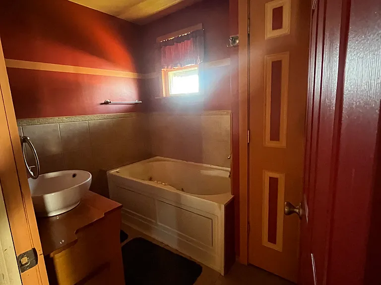 406 Flora St — Photo 5