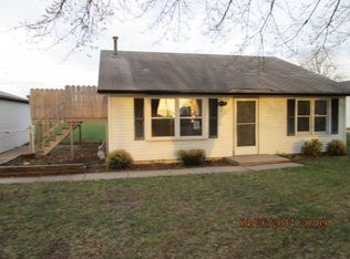 8711 Indigo Ln, Machesney Park, IL 61115