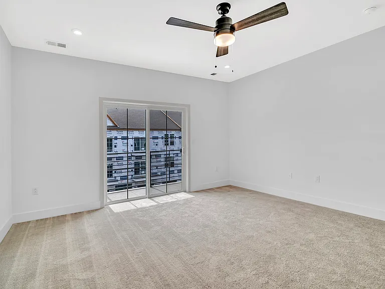 10208 Donatello Dr — Photo 25