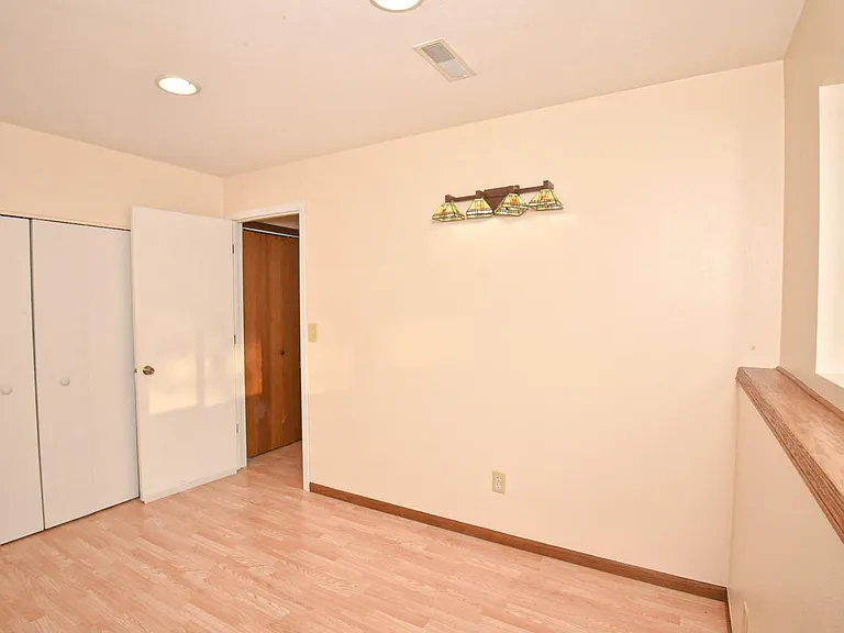2501 Thomas Ct — Photo 25