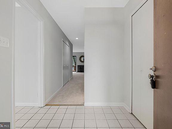 4th image of 2005 Wethersfield Ct