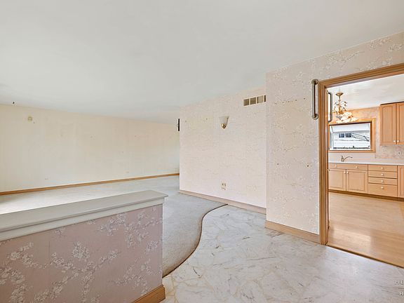 3rd image of 538 Westmere Rd