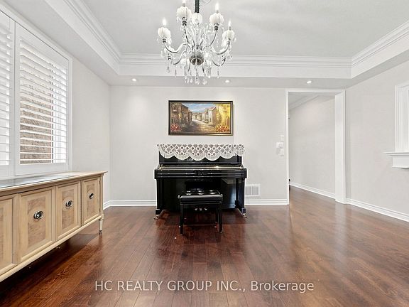 5th image of 232 Stonebridge Dr