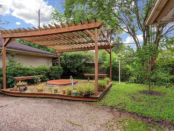 5th image of 9607 Cedarhurst Dr
