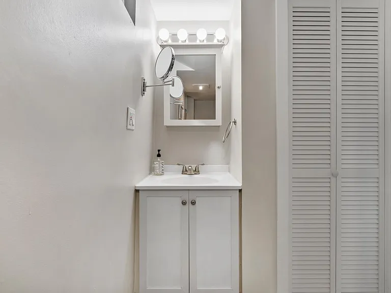 99 Midgley Ave #1 — Photo 13