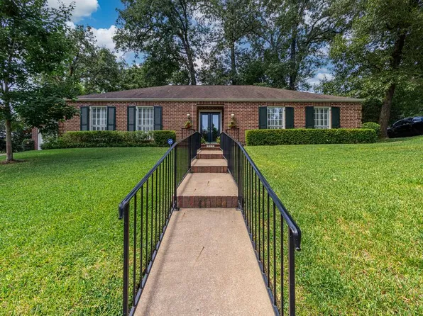 2034 Essex St, Nacogdoches, TX 75965