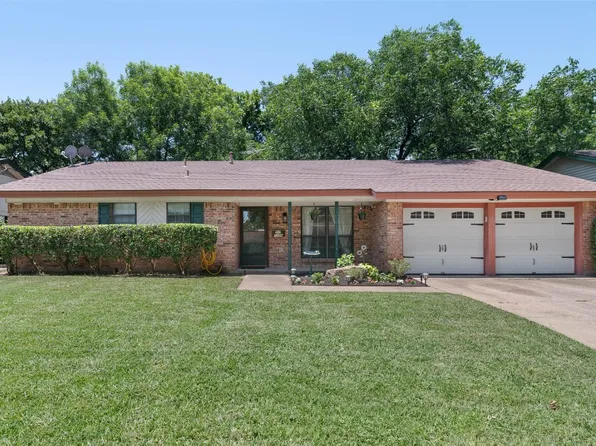 1209 Royal Ter, Hurst, TX 76053
