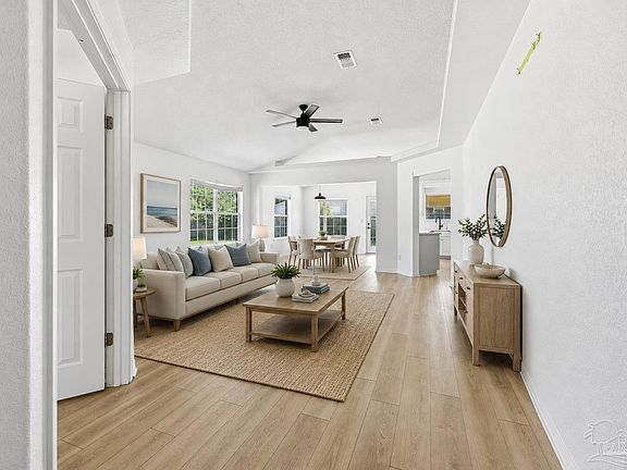 3rd image of 856 Miramar Dr