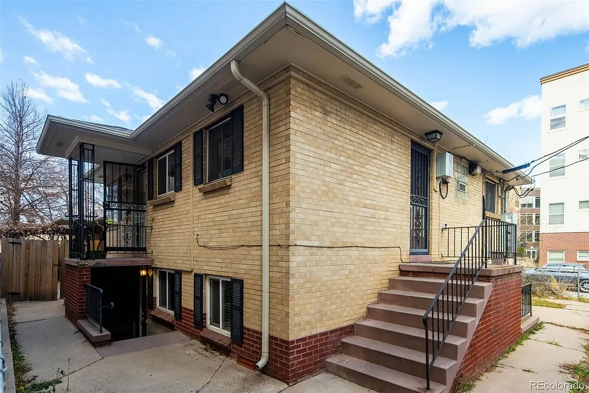 Building Photo - 2042 S Josephine St #3