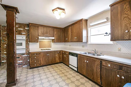 14 Washington Ave Photo 1