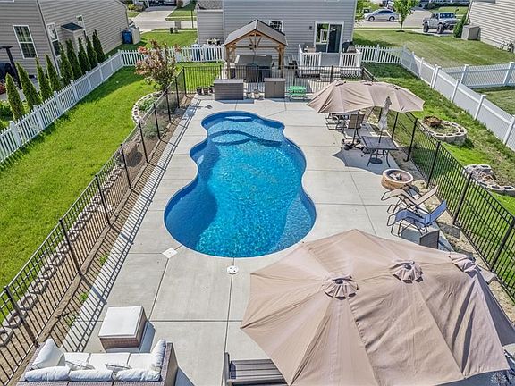 4th image of 3203 Dry Run St