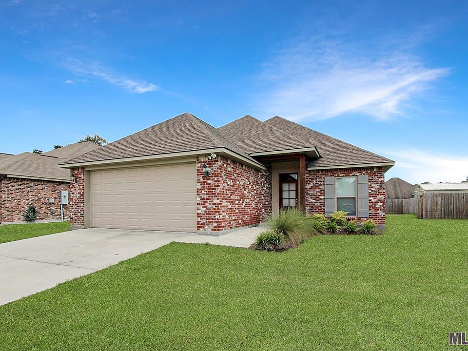 1st image of 31026 Autumn Lake Dr
