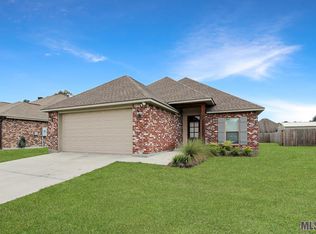 31026 Autumn Lake Dr, Walker, LA 70785