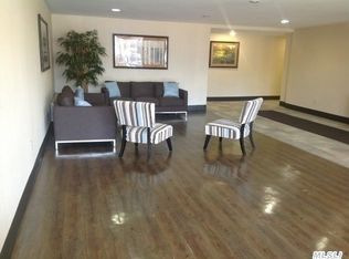 16 Main St APT 1Y, East Rockaway, NY 11518
