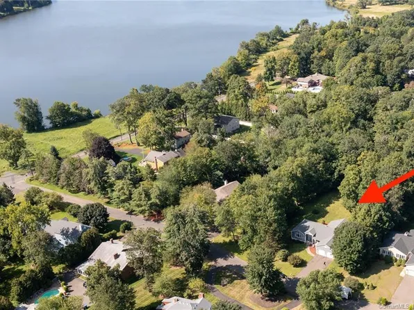 15 Winterwood Terrace, Farmington, CT 06032