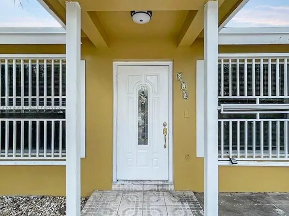 873 SW 10th St, Florida City, FL 33034