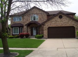 820 Kromray Rd, Lemont, IL 60439