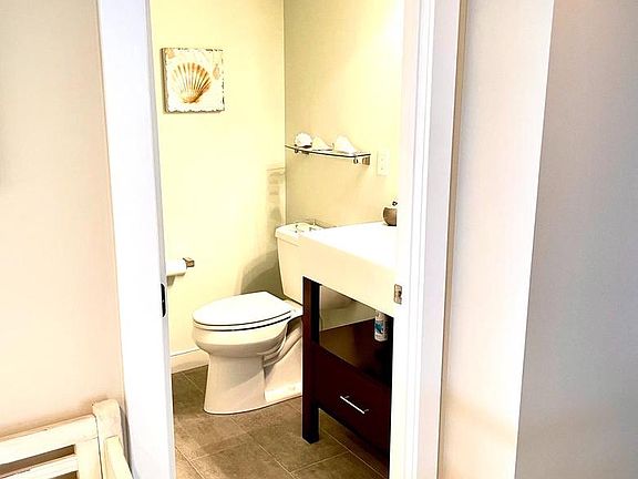 3rd image of 806 S Edgewater House 806S