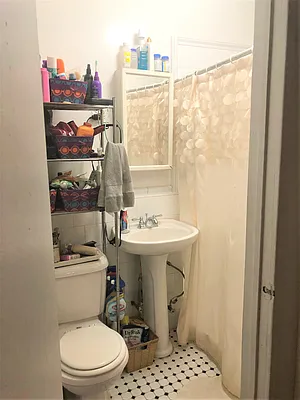 Rented by United Realty Equities | media 23