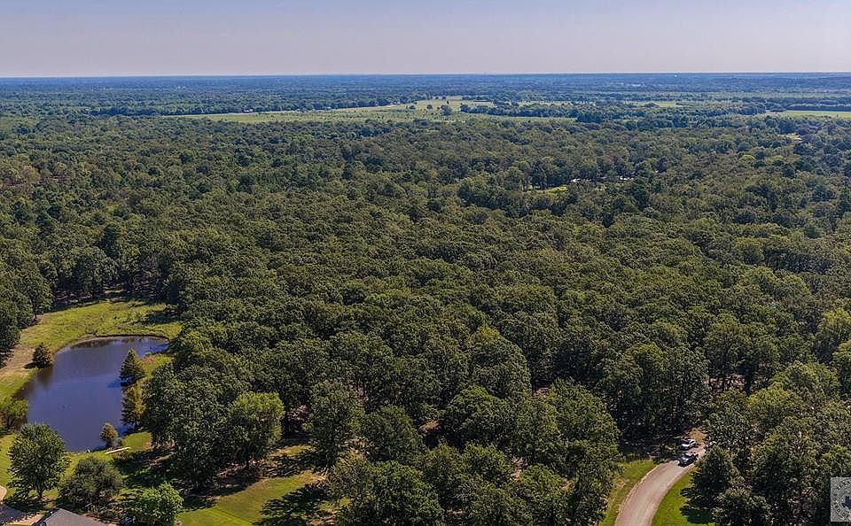 1st image of 12 Bent Tree Rd