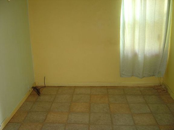 4th image of 1524 Glen Hill Hwy