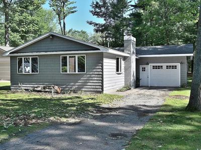 122 McDonald Dr, Houghton Lake, MI, 48629