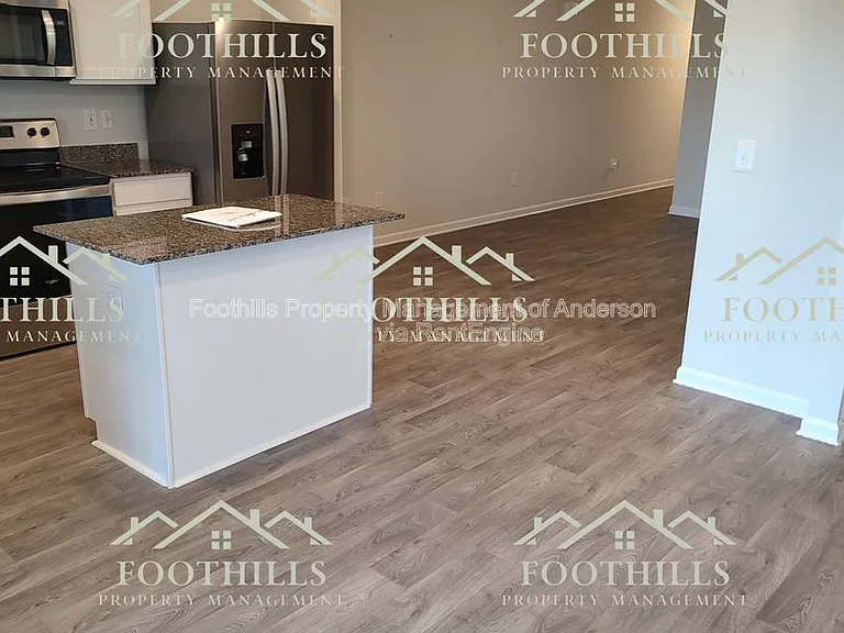 145 Adger Rd — Photo 4