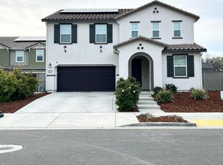 1422 Van Zee Dr, Woodland, CA 95776